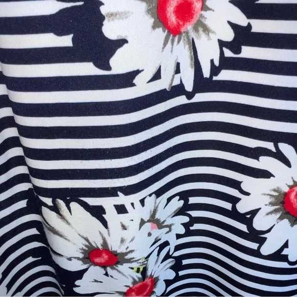 💚 Summer “RNstudio” by Ronni Nicole Slimming Floral Striped Sleeveless Dress - Picture 9 of 11